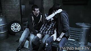 i watch these young gays kiss before they get pounded hard in the ass