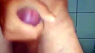 i pleasantly jerked off watching hungarian european amateur solo masturbation video 😏