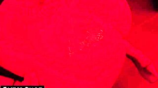 Geiler Dreier mit Prostituierte im Puff für Heißen Sex