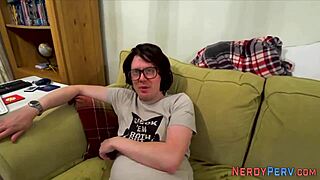 Amateur tricked into blowjob facial