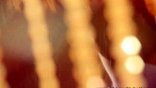 印度黑发美女跳舞脱衣诱惑