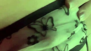 我舔她大屁股然后猛插屁眼