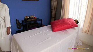 Adorable Asian Masseuse Oils Gorgeous Ass In Bangkok?