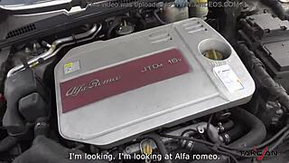 脏妓女在接客车后座被猛砸因为看起来准备好