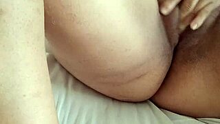 Hot girl addicted to masturbation on bed 😍