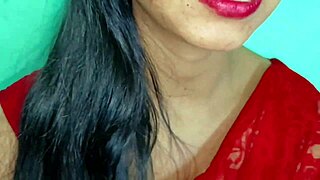 she gives blowjob very well in amateur closeup