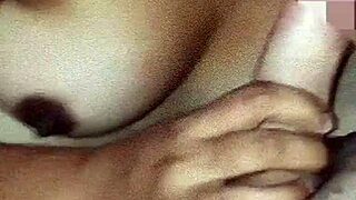 Le Chupo Muy Rico Su Rica Verga Blanca A Mi Esposo Para Que Después Se Ponga Condon Y Pueda Montarlo Hasta Que Se Corre En El Condon