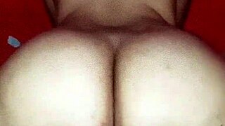 Le Chupo Muy Rico Su Rica Verga Blanca A Mi Esposo Para Que Después Se Ponga Condon Y Pueda Montarlo Hasta Que Se Corre En El Condon