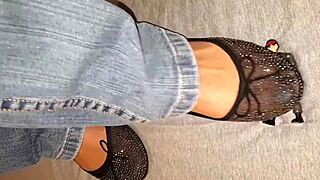 Check out this intimate milf webcam fetish session!