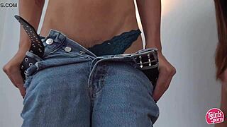 Hey, wanna see Melanie Brooks and Robin Banks go bareback?