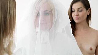 lesbian mormons in 3way licking session