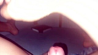 Masturbandome con las tangas de mi hermanastra 😈