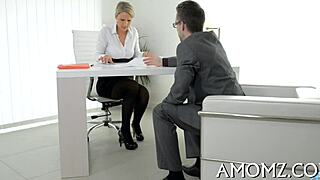 mature babe moans loud while getting off with intense pleasure.