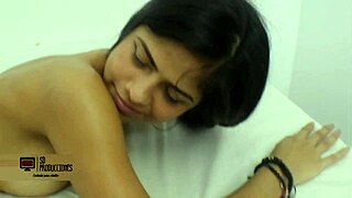 el masajista se emociona con mi culo me pone a chupar su polla y termina en final feliz mucha leche historia completa