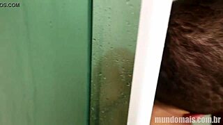 Black guy blows white in bath