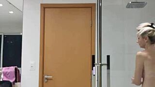 Alineflavio shares a retro blonde couple's intimate cum moment from July 2024.