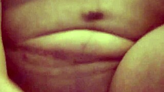 Rea masturbates with dildo in pussy and sucks it wearing sexy mask