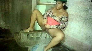 la jefa supervises work and masturbates to a nice orgasm before workers arrive