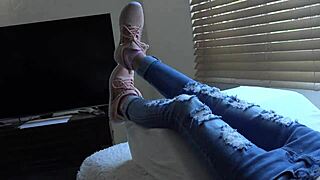 i luv kristys new sneakerz fetish, shes so petite n blonde wit dem close ups