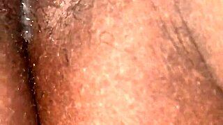 湿润奶油黑人阴道到处滴水！💦