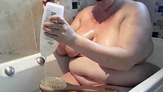 Join bath time with your naughty stepmommy