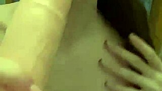 She has a wild orgasm fucking her pussy and mouth