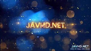 Japanese amateur exposes naughty nipples in high definition