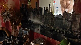 hey, check out my girlfriend