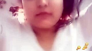 my friend practices oral skills with a friend