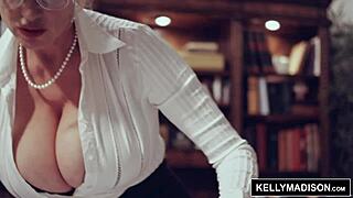 凯莉麦迪逊办公室奶子晃荡聊蓝图