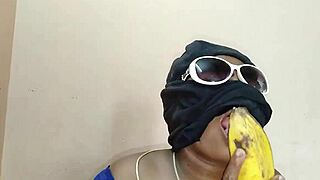 fucking that pussy with a banana, so wild.