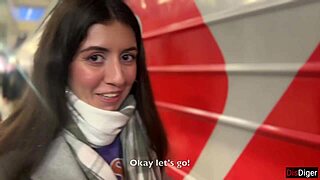 Hottie Offers Waiter Anal Train 😏