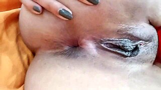 Sobia nasir talks dirty in urdu hindi with moaning on whatsapp call