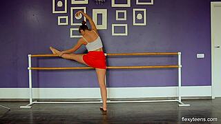 Wow, Yanna, you're one hot naked gymnast!