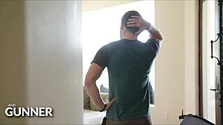 dois amigos heteros superam tabu e preconceito numa transa gay apaixonada