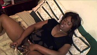 Ebony milf lisa rivera masturbates her wet pussy with a small toy