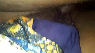 淫屄猛操喷满大黑鸡巴！