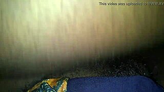 淫屄猛操喷满大黑鸡巴！