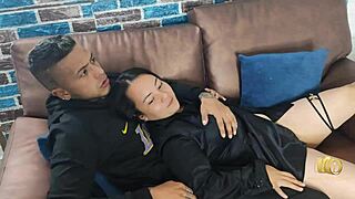 A Thomas Lo Excita Una Buena Mujer Con Tetas Grandes