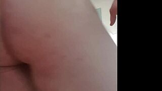 Vends-ta-culotte - amateur video of hot sex in family living room - redhead banker