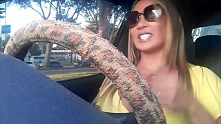 Corrida Mamadrivee Loira在野性肛交中承受巨根