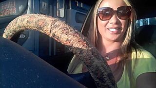 Corrida Mamadrivee Loira在野性肛交中承受巨根