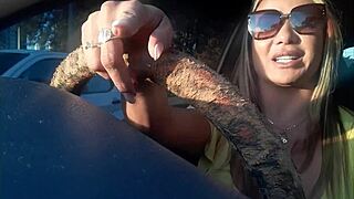 Corrida Mamadrivee Loira在野性肛交中承受巨根