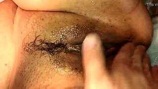 Amateur BBW fingers her fat pussy to squirt