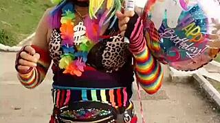 I love handjobs in stockings and heels