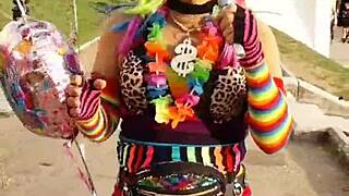 I love handjobs in stockings and heels