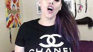 I love humiliating small cocks on webcam