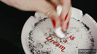 Vixenplus莉娜逼老公当面操情妇