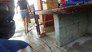 老婆出门矮个骚女仆抓住我鸡巴猛干