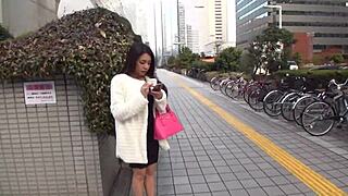 18+嫩妹Mei怎么扛日式活塞猛冲？